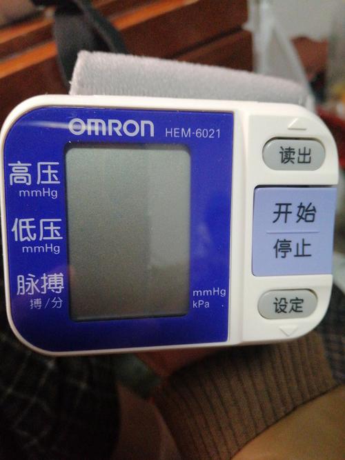 欧姆龙血压计怎么调单位