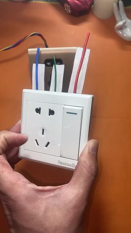 五孔插座怎么接线？