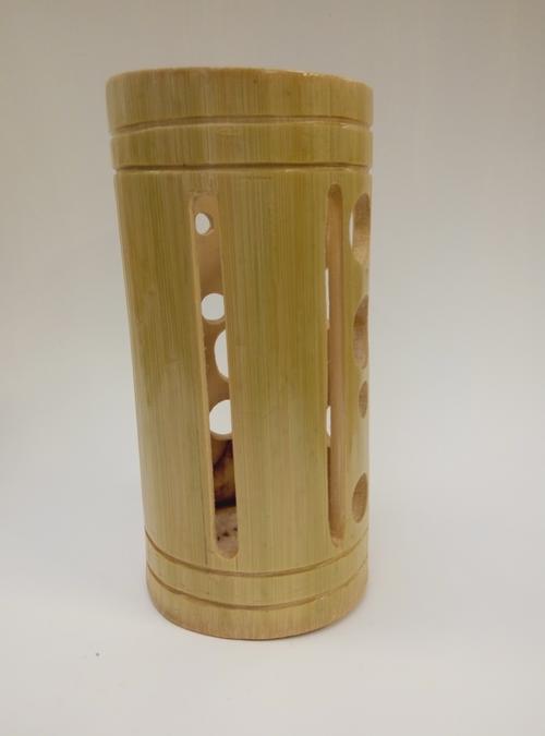 简单的竹子工艺品的制作，需要那些器材？哪位高手指点指点。