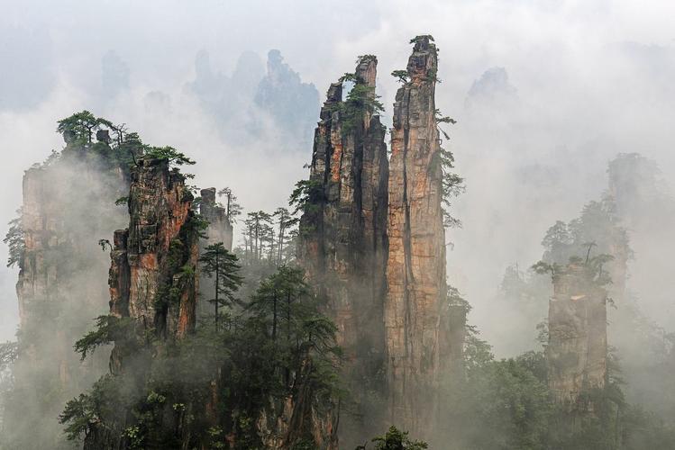 张家界旅游网，请推荐!