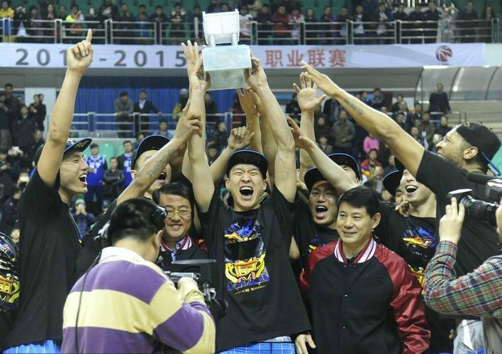 2015cba总决赛第六场的比赛结果