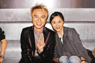 李克勤“隐藏”多年的爱妻曝光，气质佳不算，还曾是“三料”港姐，她是谁？