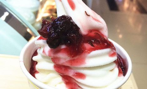 冻酸奶和酸奶冰淇淋一样吗？ 像思蜜客冻酸奶那种。和冰淇淋一样的硬度。 怎么做的