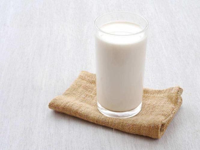 喝牛奶的正确时间，什么时候喝牛奶最佳？