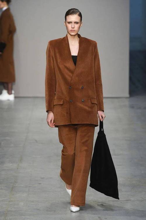 2021年秋冬服装流行款式是什么？