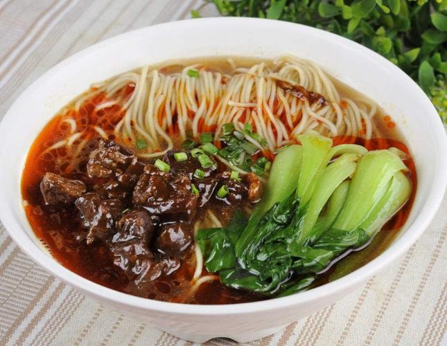 请问牛肉面加盟要注意些什么，有朋友有经验吗？