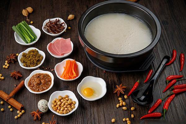 加盟云南过桥米线需要多少加盟费？