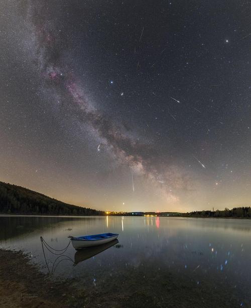 什么方位可以看得到流星雨