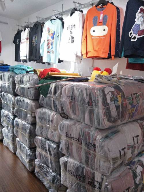 我想做外贸服装生意去哪里进货