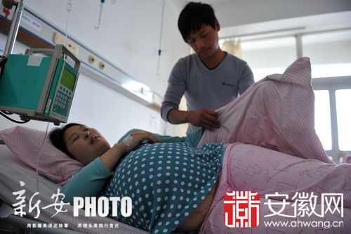 山东一孕妇身怀四胞胎生产不同天，这一情况有多罕见？