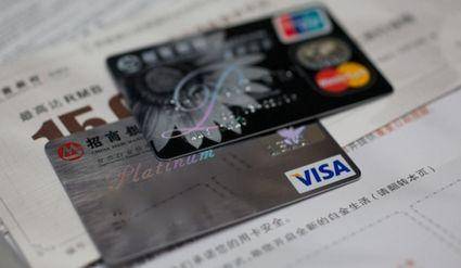 工商银行信用卡违约金和利息这么高，大家遇到后都怎么处理的，吃哑巴亏吗？想起诉工商银行