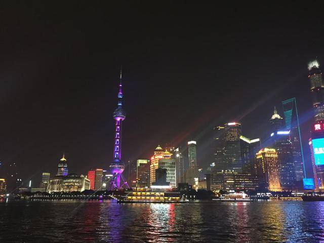 上海外滩现在还举行跨年活动吗？为什么现在上海外滩现在不举行跨年活动了？