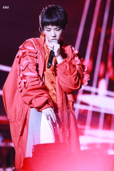 跨年演唱会2016华晨宇唱什么歌