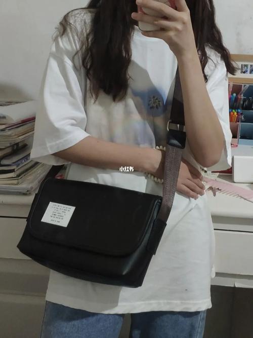 斜挎包火了，平价学生党必备，你入手了吗？