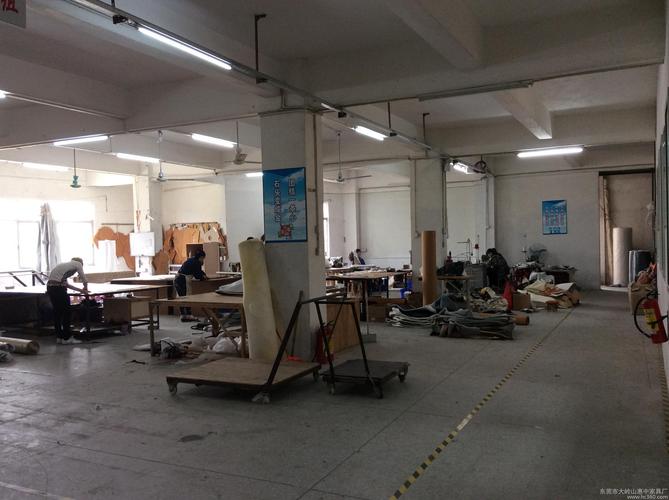 东莞市大岭山洋臣家具厂，几乎天天上班加班，发工资却1000不到？找劳动局有用吗？？