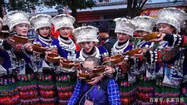 土家族的酒文化有什么特别讲究？