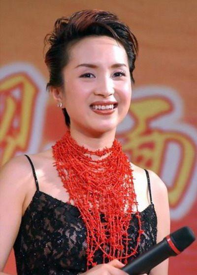 汤灿 落井女孩杨丽君 到底怎么了？ 怎么近来没消息、？
