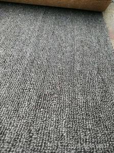怎样选择化纤地毯？