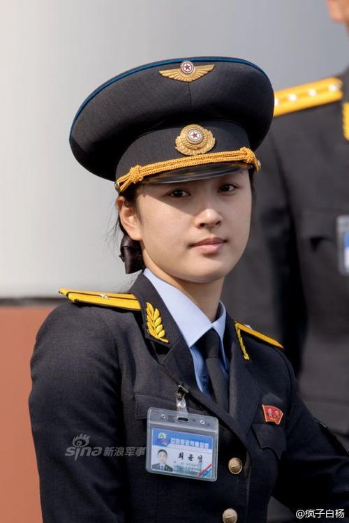 朝鲜空姐制服是什么样的