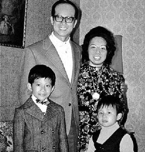 李嘉诚有多少个孙子