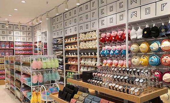 请问开精品十元店能挣钱吗？有谁加盟过能推荐一下吗？