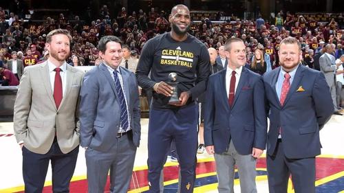 直击，nba颁奖典礼直播：各大奖项最终都花落谁家