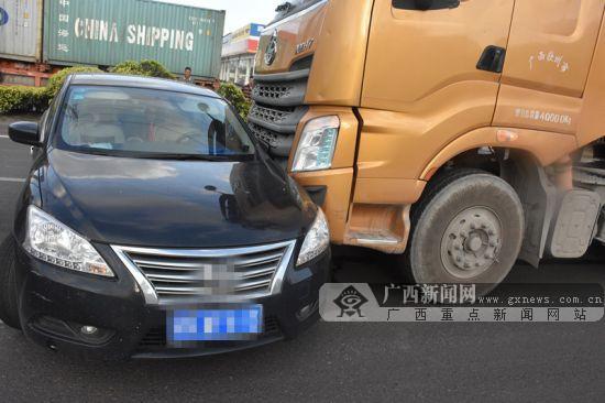 醉酒驾驶小轿车，撞上了停在路中间的大车，小轿车报废了，该咋处理？
