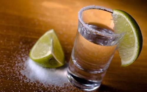 龙舌兰酒的正确喝法是怎样？