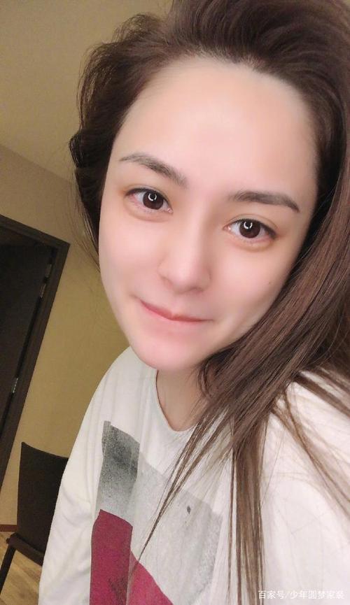 阿娇微博营业晒自拍美照，她在浪姐3中的表现怎么样？
