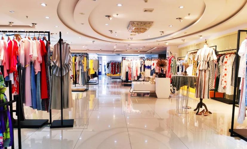 服装店面该如何进行服装陈列或商品摆放？