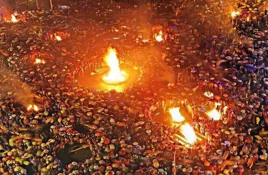 西昌火把节是几月几日 泼水节又是几月几日？如题 谢谢了