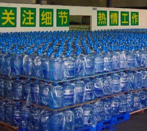 澄海区那里有矿泉水批发？