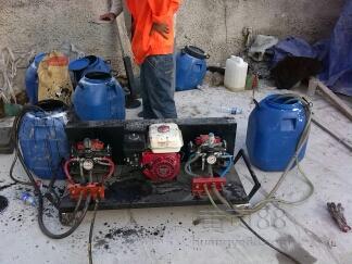喷涂速凝橡胶沥青防水涂料需要用什么设备进行使用？