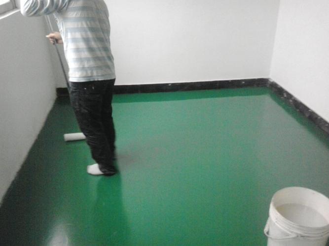 水性聚氨酯地坪漆需要哪些工具？