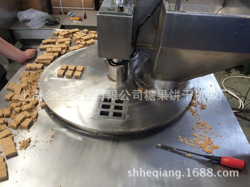 做压缩饼干的机器叫什么？