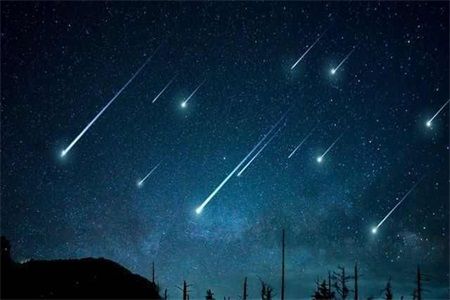 双子座的流星雨出现在天空的什么方向