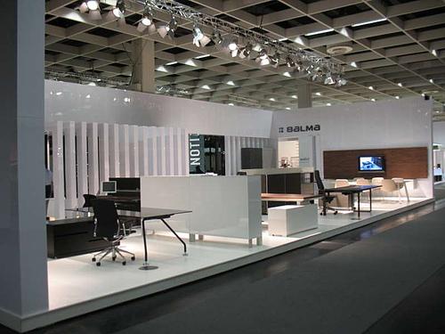 九月份在上海新国际会展中心举行的办公家具展全称叫什么？