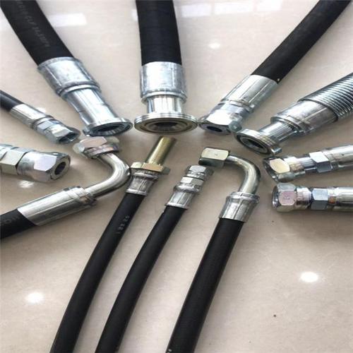 高压胶管是怎样编织而成的、都需要什么样的设备？