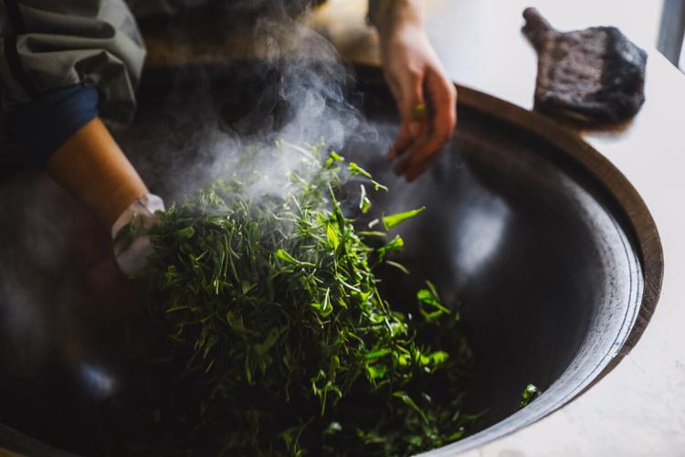 怎样炒制茶叶？