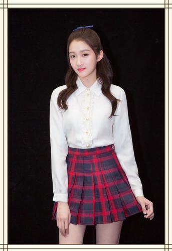 穿校服的女星中，谁更符合学生气质？