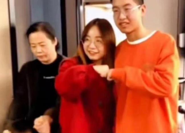 孙卓姐姐孙悦微博号是