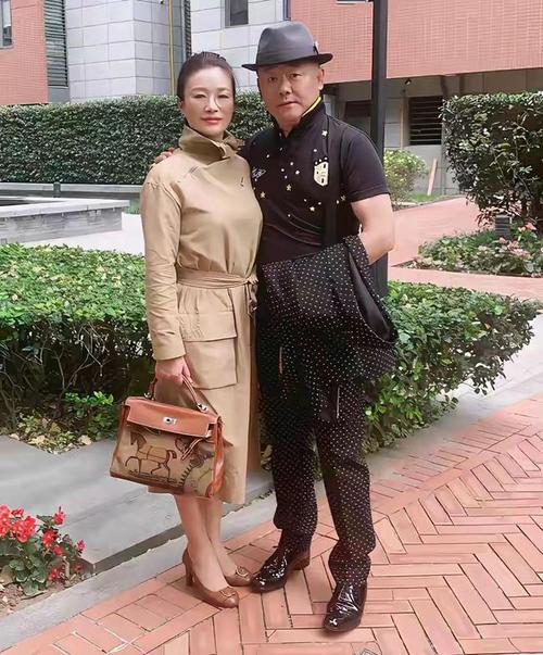 周立波太太胡洁的简介!