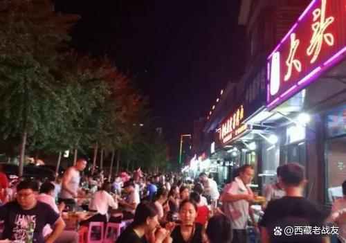 这次的唐山烧烤店事件中如果你是旁边的人你会救那两个女孩吗？遇到这种情况我们应该怎么做