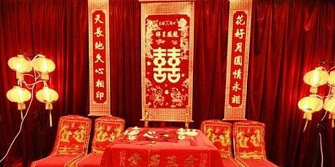 在传统中国婚礼和西式婚礼中会使用到的物件及其含义。