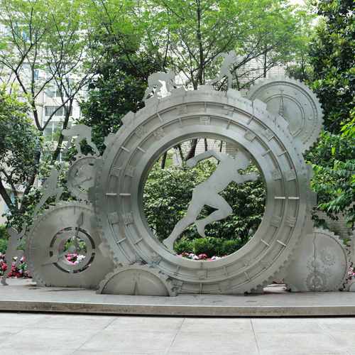 雕塑种类繁多，说说身边有哪些雕塑品种它们各有什么作用