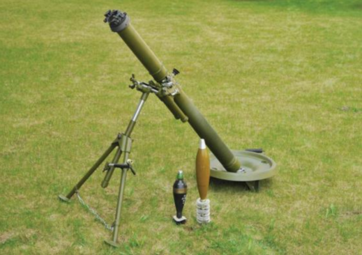 中国军队的93式迫击炮，射程最远的轻型迫击炮，威力如何？