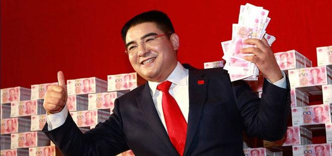 新中国第一位百万富翁是谁？