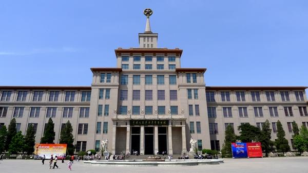 北京军事博物馆几点关门，几点开门？周六日上班吗？
