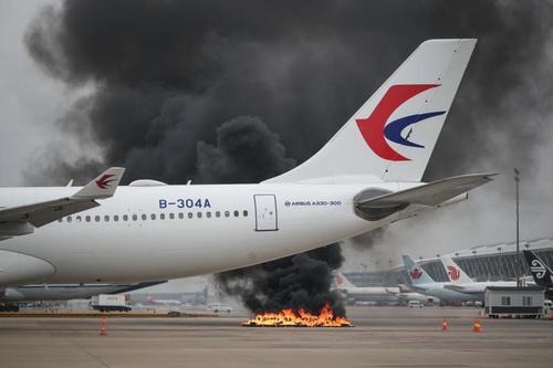 上海浦东机场爆炸事件犯罪分子怎么危害航空安全？