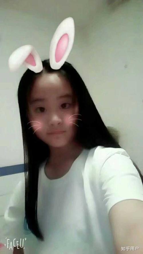 有没有人和中学女生（13~18岁）亲热过？有什么特别的感觉吗？她们都很害羞吗？需要注意什么？
